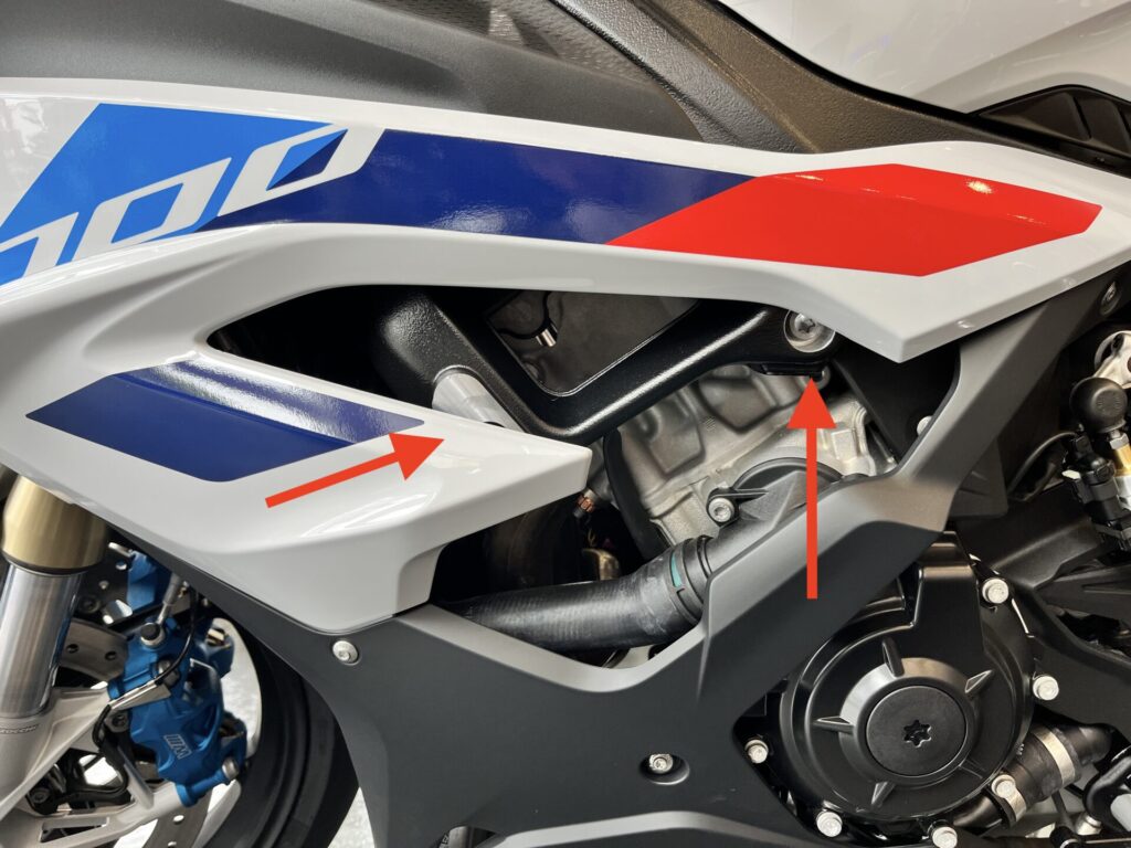 BMW  S1000RR用　エンジンスライダー　2019〜2022年式対応こちら即購入は可能ですか