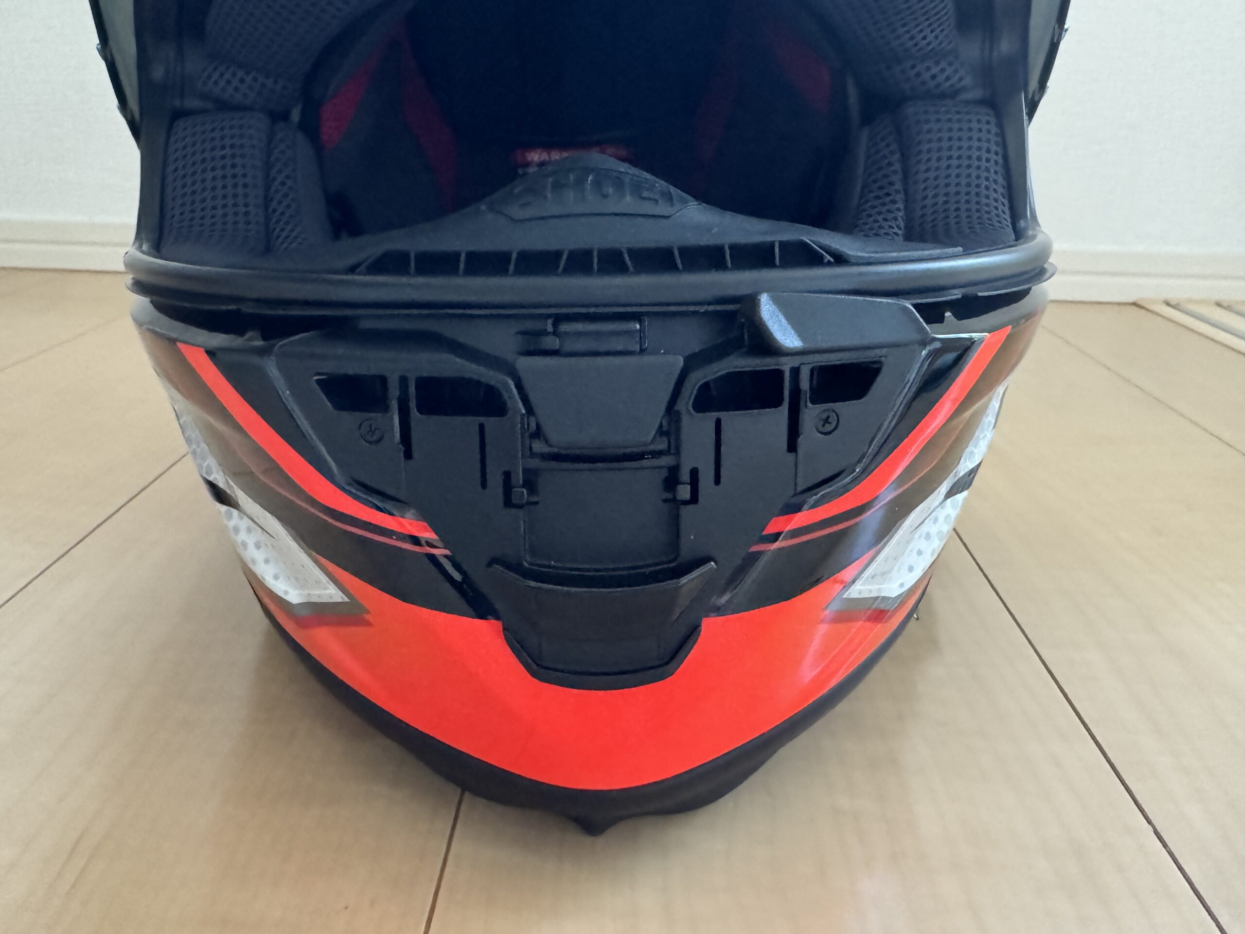 SHOEIのX-Fifteen（エックスフィフティーン） ロアインテークが壊れる